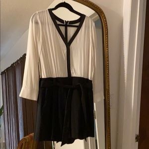 Alice and Olivia short romper overall back zipper